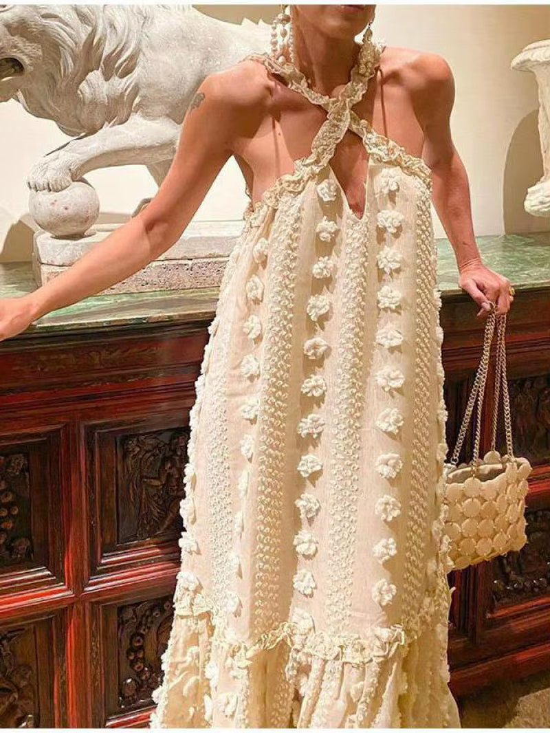 Effortless Chic: Sleeveless Halter Maxi Summer Dress